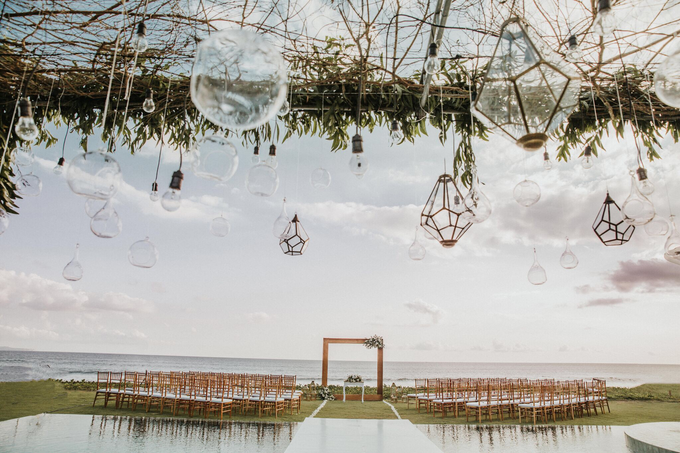 Hendri & Sella Wedding by It's True Wedding Planner and Decoration - 015 Hendri & Sella Wedding by It's True Wedding Planner and Decoration - 015