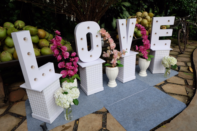Pantro & Dini's Reception Decor by La Bloom Florist - 005 Pantro & Dini's Reception Decor by La Bloom Florist - 005