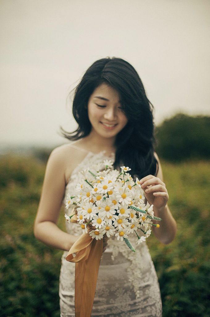 Brides bouquet clay flowers by Bramanta Wijaya Sposa - 005