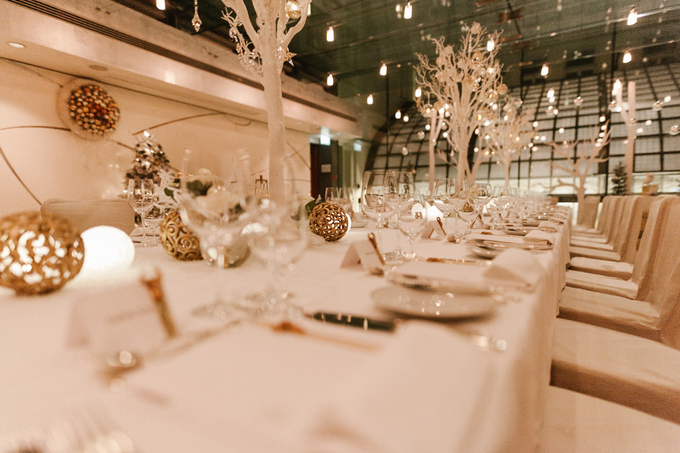 Winter wedding decoration by Peter Simon Photography - 004