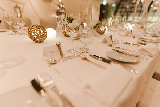 Winter wedding decoration by Peter Simon Photography - 009