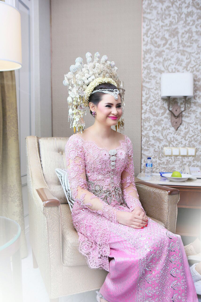 Wedding Kebaya by Berkat Kebaya By Devina Shanti - 010