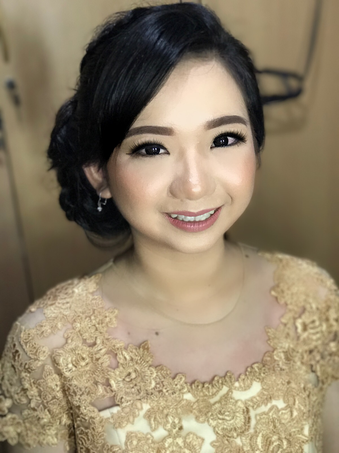 Graduation by AyuAbriyantimakeupartist - 023