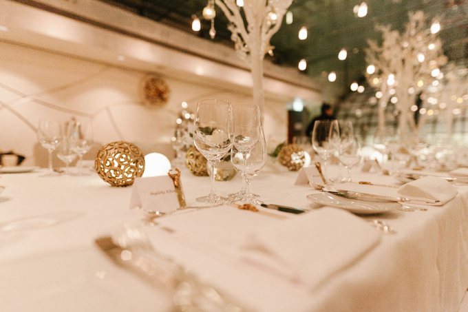 Winter wedding decoration by Peter Simon Photography - 002