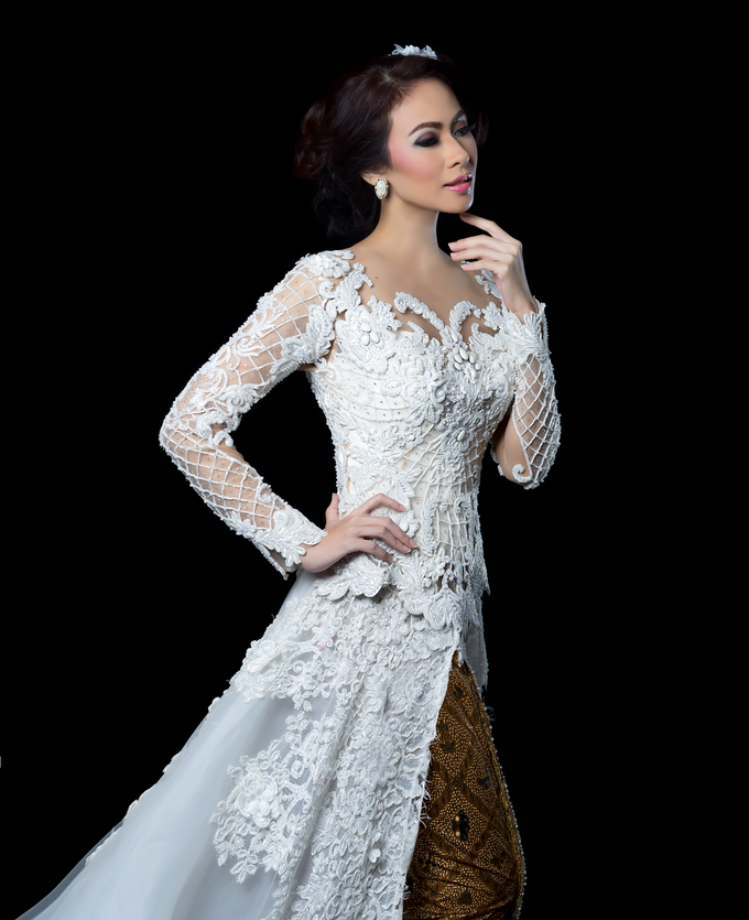 Wedding Kebaya by Berkat Kebaya By Devina Shanti - 038 Wedding Kebaya by Berkat Kebaya By Devina Shanti - 038