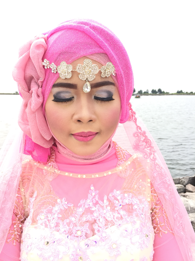 Prewedding miss ulfa& mr tian oleh Annisa Dama makeup artis.