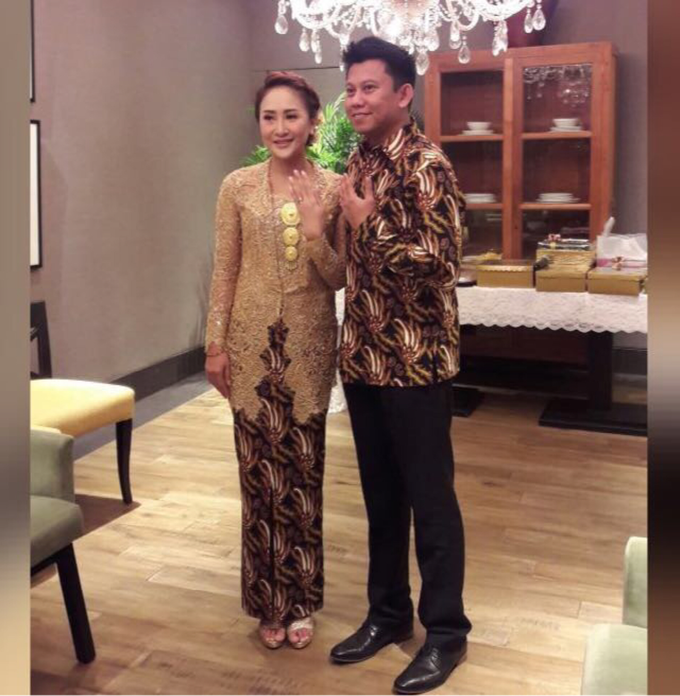 Wedding Kebaya by Berkat Kebaya By Devina Shanti - 046 Wedding Kebaya by Berkat Kebaya By Devina Shanti - 046