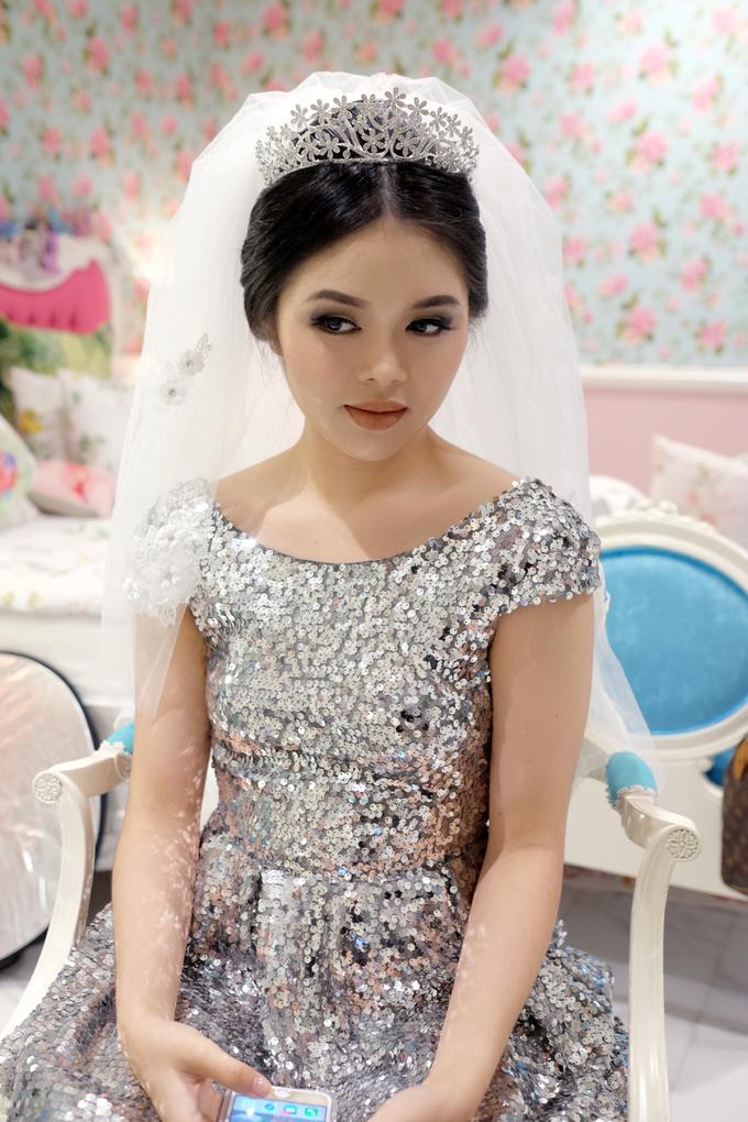 Beautiful Bride Jelita by Chrestella Lorita MUA - 011