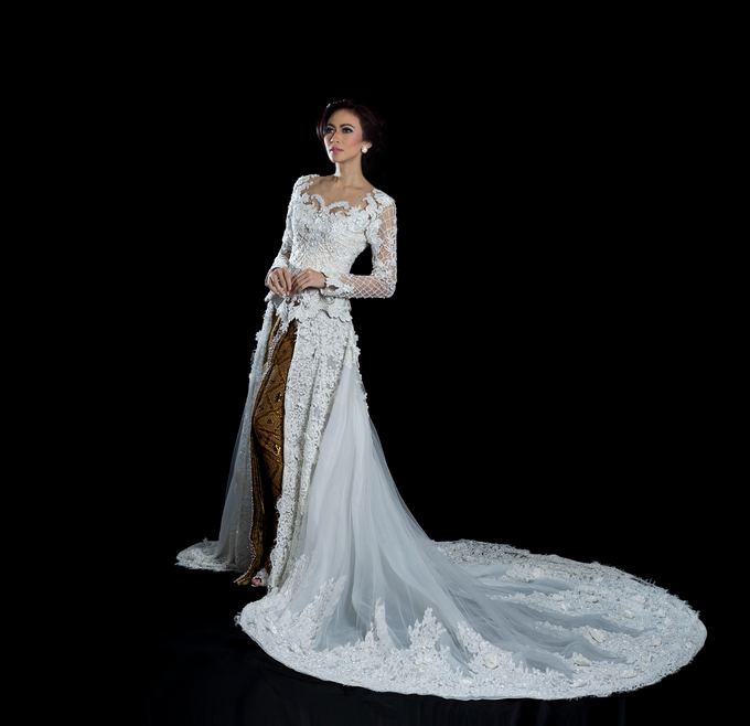 Wedding Kebaya by Berkat Kebaya By Devina Shanti - 035 Wedding Kebaya by Berkat Kebaya By Devina Shanti - 035