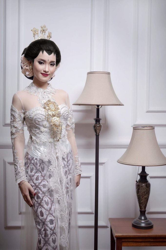 Kebaya by Rani Menuk Makeup Artist - 008