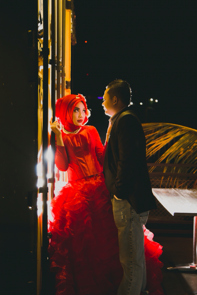 Della dan Harry | engagement by bayu & bambang by Picxelphoto - 047