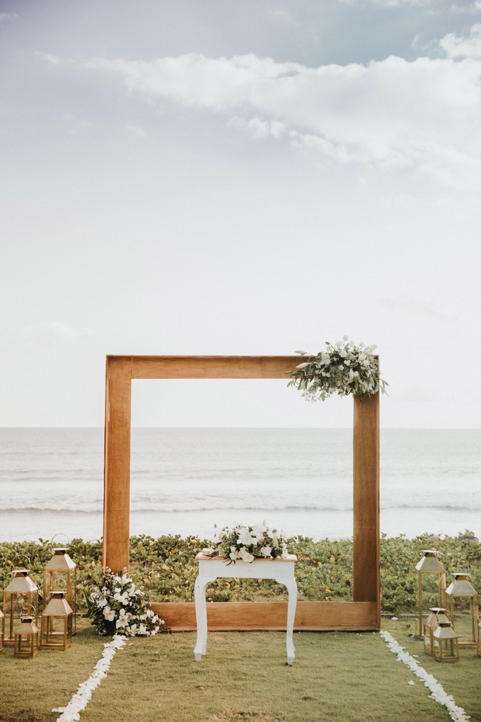 Hendri & Sella Wedding by It's True Wedding Planner and Decoration - 035 Hendri & Sella Wedding by It's True Wedding Planner and Decoration - 035