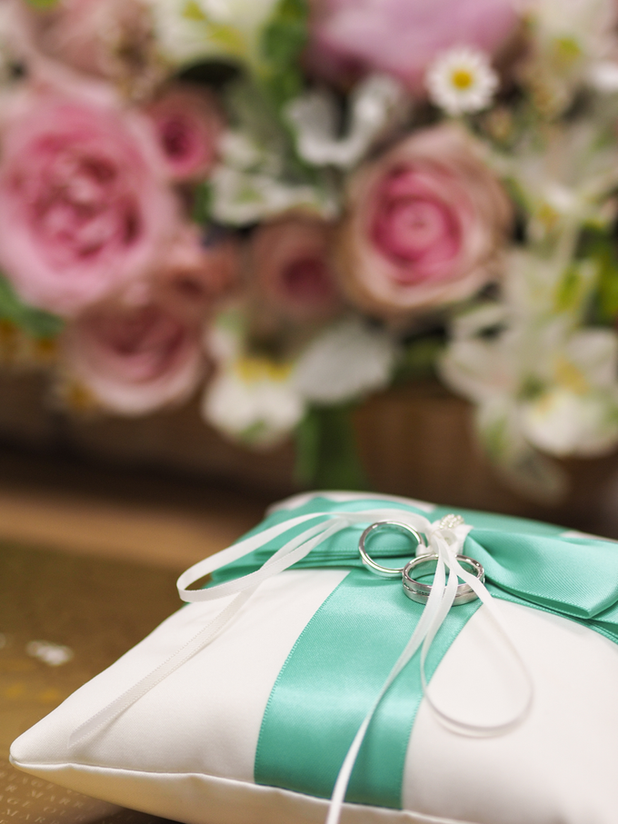 Altar centrepiece by Liz Florals - 002 Altar centrepiece by Liz Florals - 002