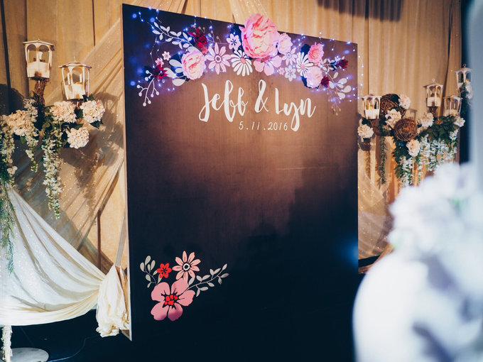 Chalkboard and Paper Flower Wedding by Bucket Full Of Roses - 005 Chalkboard and Paper Flower Wedding by Bucket Full Of Roses - 005