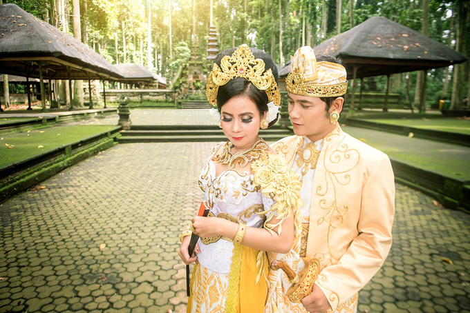 Prewedding in bali from Eka + Tari by Bali Moments Photography - 013