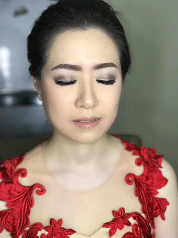 Party makeup by AyuAbriyantimakeupartist - 028