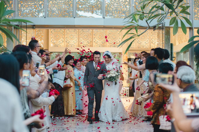 Bali Wedding : Acha & Andy Holy Matrimony by Elsie Chrysila Brides - 026