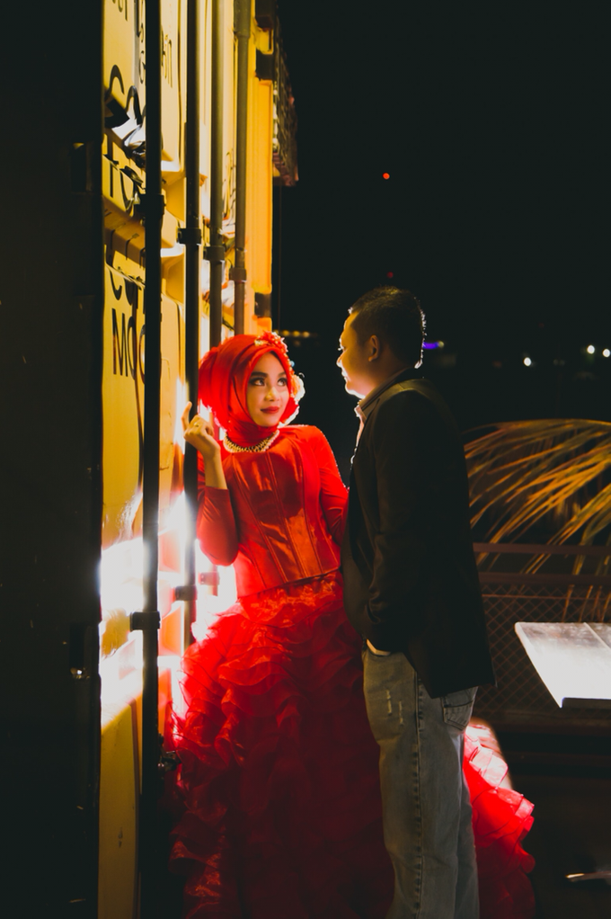 Della dan Harry | engagement by bayu & bambang by Picxelphoto - 046