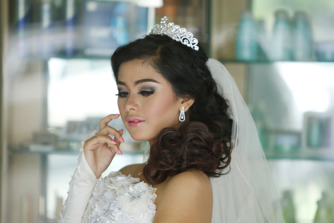 Bridal Makeup by Sherlyn Nevrita Professional Makeup Artist - 004 Bridal Makeup by Sherlyn Nevrita Professional Makeup Artist - 004