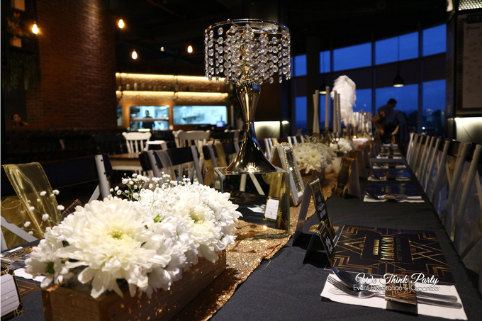 Black and Gold Table Setting (The Great Gatsby) by We Think Party ... Black and Gold Table Setting (The Great Gatsby) by We Think Party ...