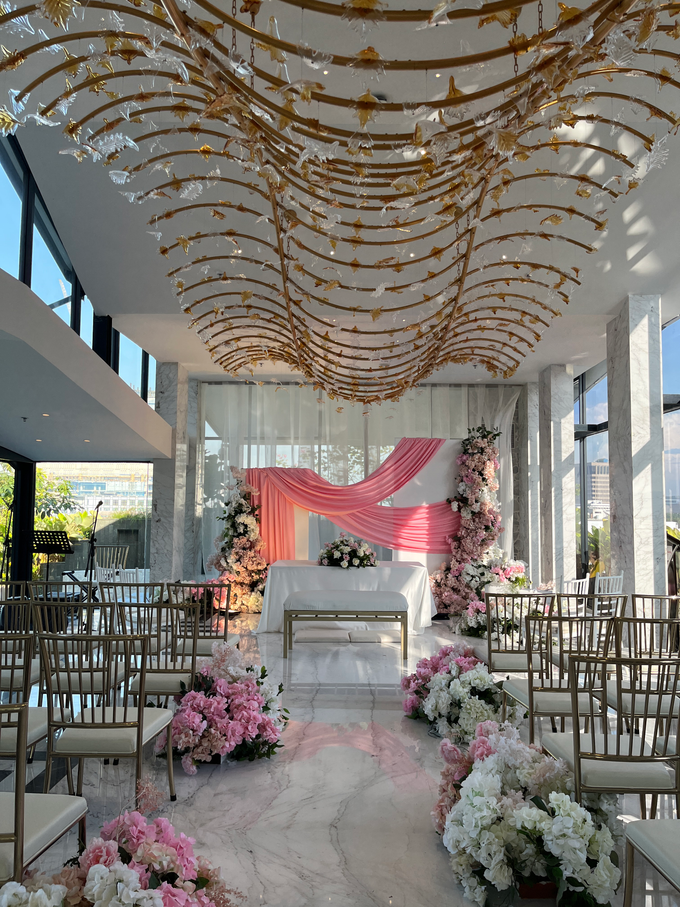 Ivan & Tika Wedding at Movenpick Hotel Jakarta by Fiori.Co - 012 Ivan & Tika Wedding at Movenpick Hotel Jakarta by Fiori.Co - 012
