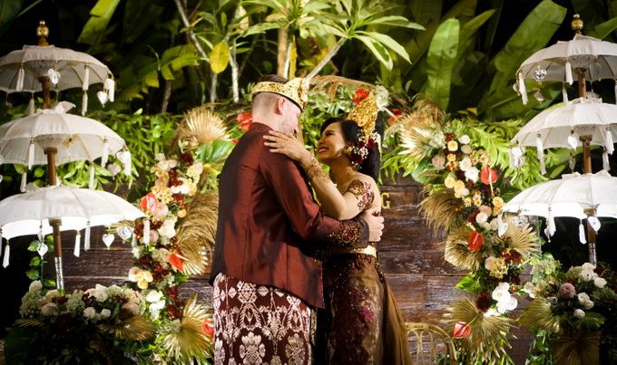 Dee & Thomas Balinese Wedding Ceremony and Garden Reception by jicoo bali - 002 Dee & Thomas Balinese Wedding Ceremony and Garden Reception by jicoo bali - 002