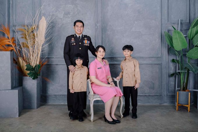 Family Photo Mr. Gerry by The Twins Potrait - 002