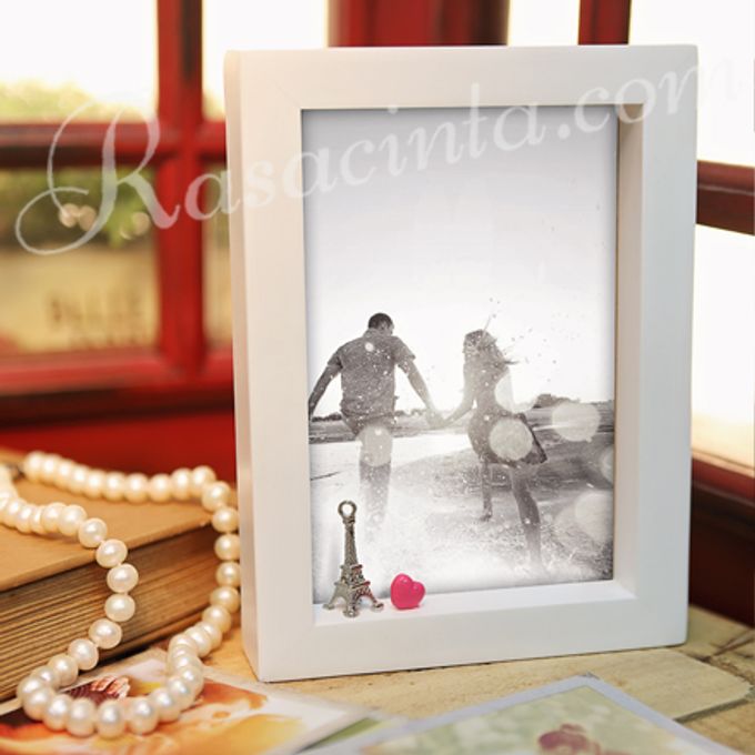 Romantic Paris Photo Frame By Rasacinta Bridestory Com Add To Board Romantic Paris Photo Frame By Vivo Pictures 001