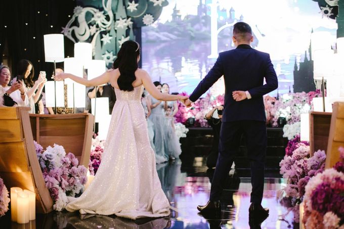 Francis & Novi by Dreamee Decoration - 050 Francis & Novi by Dreamee Decoration - 050
