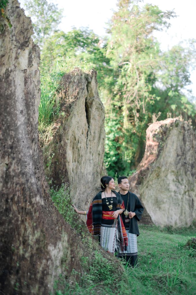 The Prewedding of Reksi & Tio #traditionalclothes #adatbatak #prewedbajuadat by Warna Project - 004 The Prewedding of Reksi & Tio #traditionalclothes #adatbatak #prewedbajuadat by Warna Project - 004