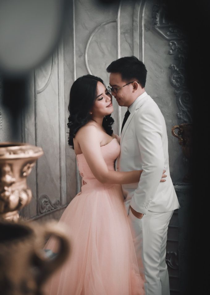 Prewedd Photoshoot for Indrie & Frendy by Rere Hou Make-Up Art ...