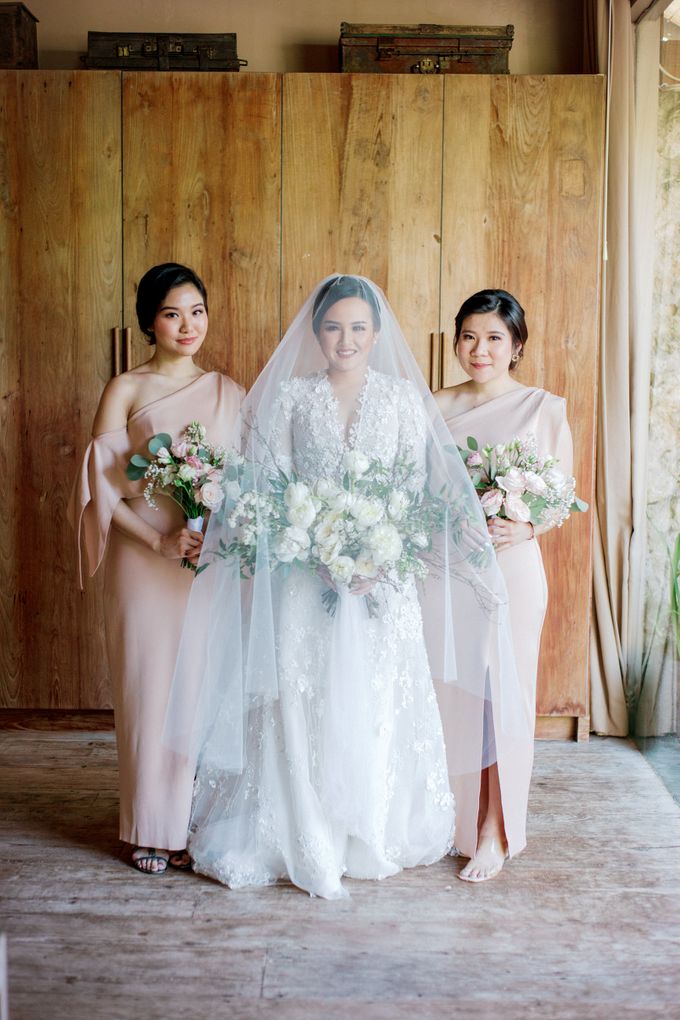 Ganda & Stella Cliffside Wedding by Khayangan Estate - 025