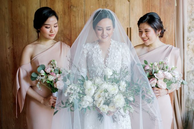 Ganda & Stella Cliffside Wedding by Vilia Wedding Planner - 026 Ganda & Stella Cliffside Wedding by Vilia Wedding Planner - 026