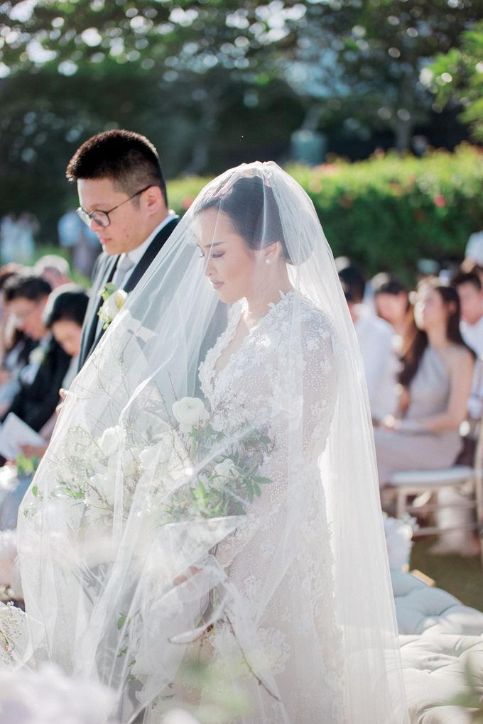 Ganda & Stella Cliffside Wedding by Vilia Wedding Planner - 030 Ganda & Stella Cliffside Wedding by Vilia Wedding Planner - 030