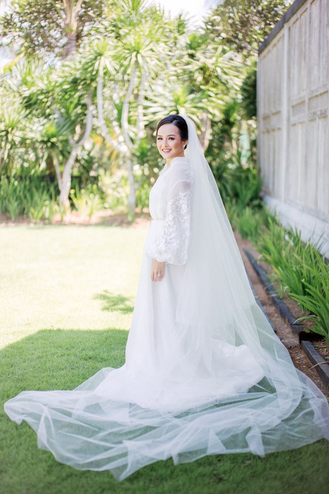 Ganda & Stella Cliffside Wedding by Khayangan Estate - 010