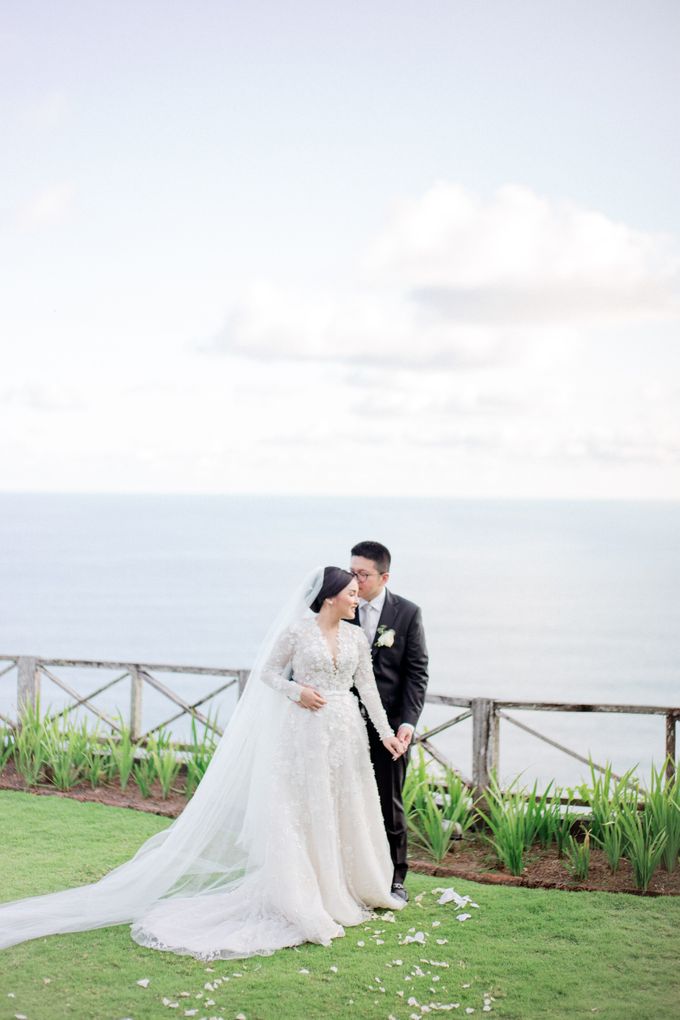 Ganda & Stella Cliffside Wedding by Khayangan Estate - 033