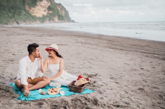 Prewedding by Harsa Imaji Photography - 003 Prewedding by Harsa Imaji Photography - 003