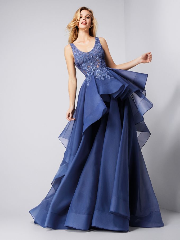 Pronovias by DESIGNER BRIDAL ROOM - 042 Pronovias by DESIGNER BRIDAL ROOM - 042