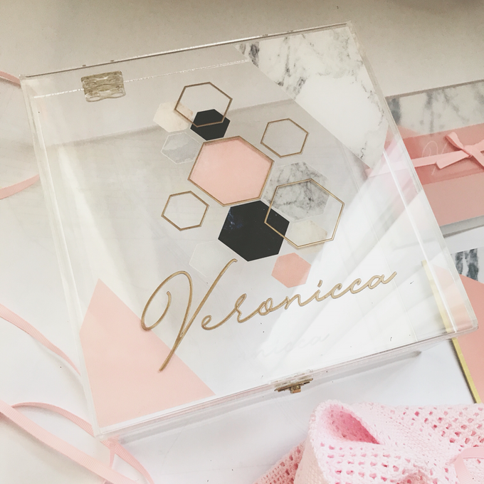Geometrical marble pattern for bridesmaid box by Gift box - 002 Geometrical marble pattern for bridesmaid box by Gift box - 002