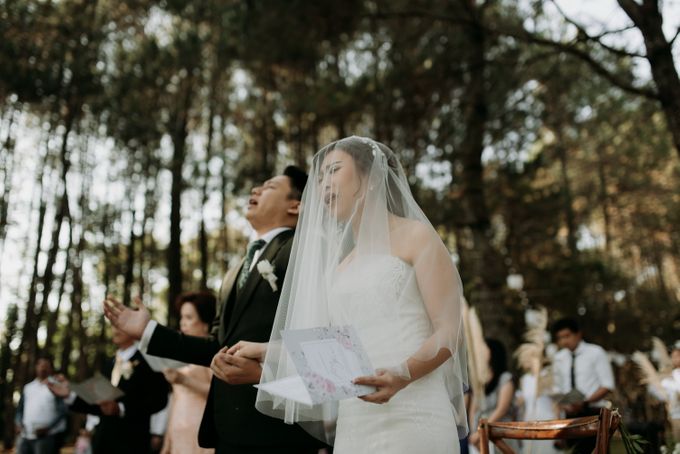 Yenni and Peter Wedding Day by Pine Hill Cibodas - 012 Yenni and Peter Wedding Day by Pine Hill Cibodas - 012