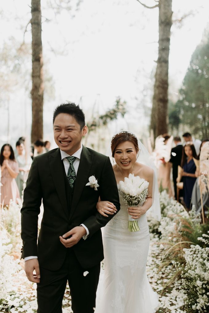 Yenni and Peter Wedding Day by Pine Hill Cibodas - 020 Yenni and Peter Wedding Day by Pine Hill Cibodas - 020