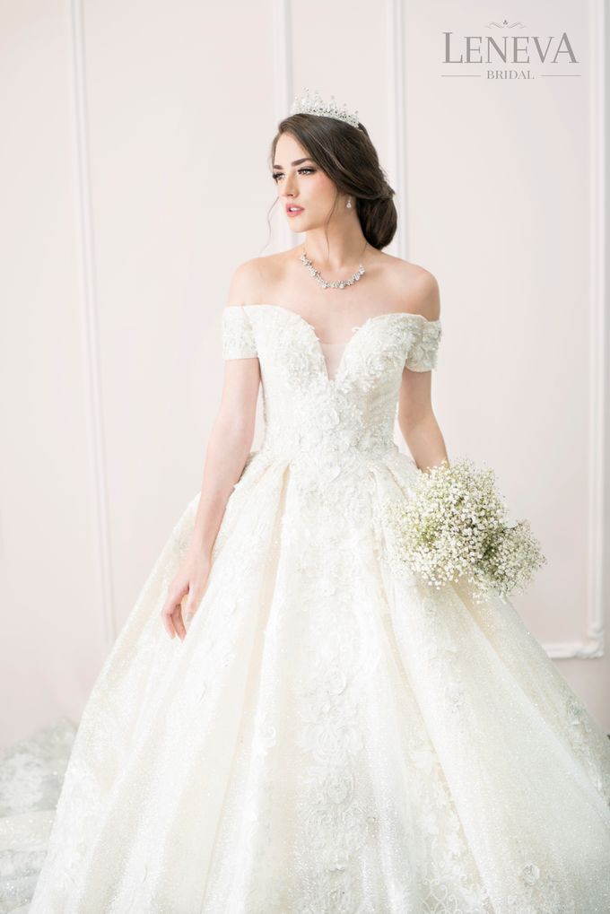 WEDDING GOWN by Leneva Bridal - 022 WEDDING GOWN by Leneva Bridal - 022