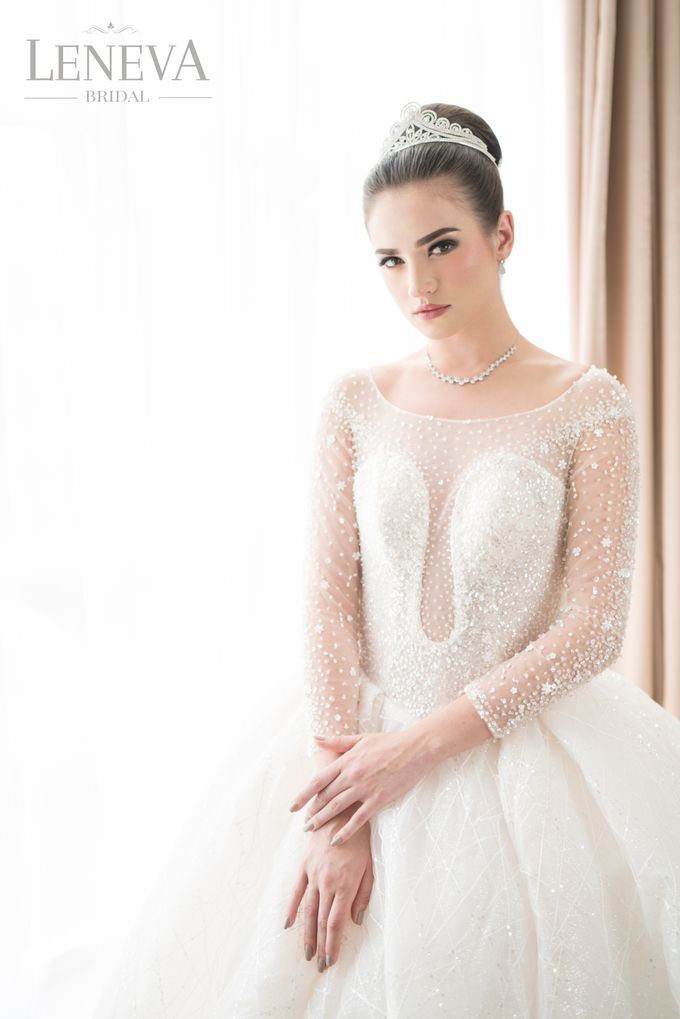 WEDDING GOWN by Leneva Bridal - 005 WEDDING GOWN by Leneva Bridal - 005