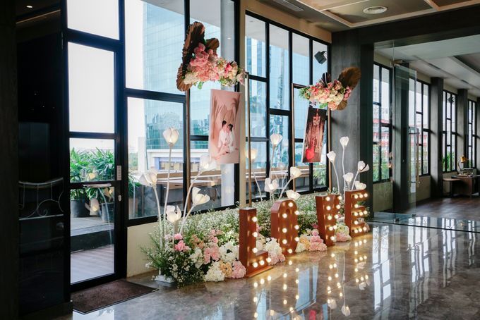 Sky Ball Room Wedding Kevin & Yunita by Mercure Jakarta Sabang - 042 Sky Ball Room Wedding Kevin & Yunita by Mercure Jakarta Sabang - 042