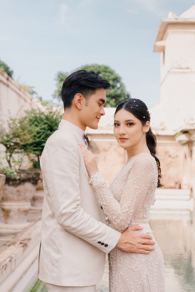 Prewedding Rayhan & Rani at Taman Sari by Grportray - 011