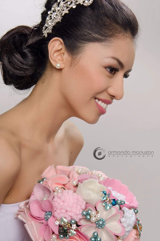 Bridal Hair And Make Up by Gale Dy Make Up Artistry - 010