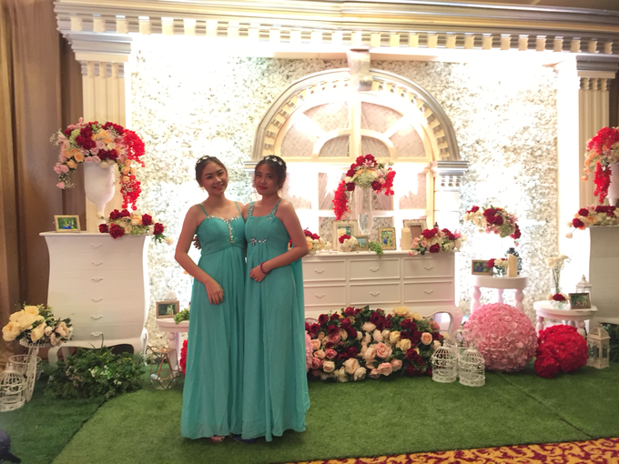 Beauty Wedding Usher / Penerima Angpao by H Loveys Beauty Wedding Usher - 002 Beauty Wedding Usher / Penerima Angpao by H Loveys Beauty Wedding Usher - 002