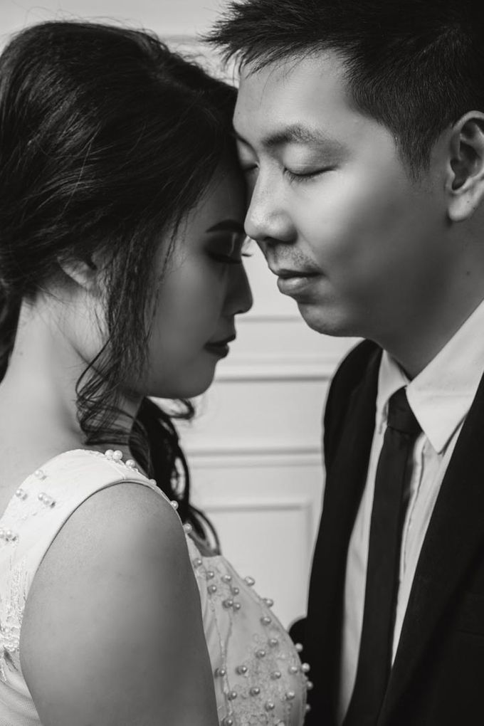 Henry & Angela Studio Pre-wedding by Ian Vins - 024 Henry & Angela Studio Pre-wedding by Ian Vins - 024