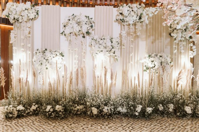 Clean and Elegant Wedding at Ayana MidPlaza by Priscilla Myrna - 014 Clean and Elegant Wedding at Ayana MidPlaza by Priscilla Myrna - 014