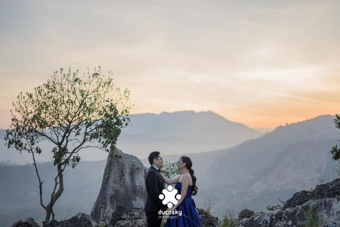 Harfy Chindy Pre-Wedding - You Are My Sunshine by Wong Hang Distinguished Tailor - 002